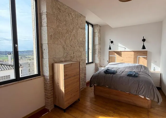 Maison Climatisee Avec Terrasse Et Ascenseur Lauzerte