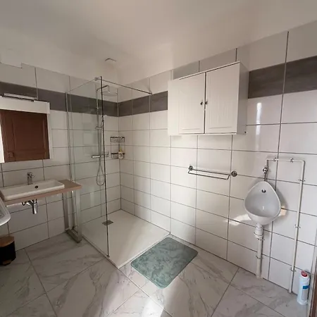 Maison Climatisee Avec Terrasse Et Ascenseur Semesterbostad