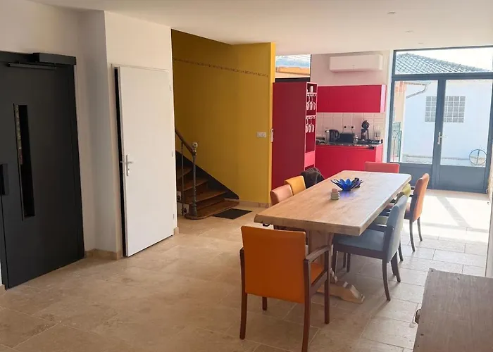 Maison Climatisee Avec Terrasse Et Ascenseur Lauzerte