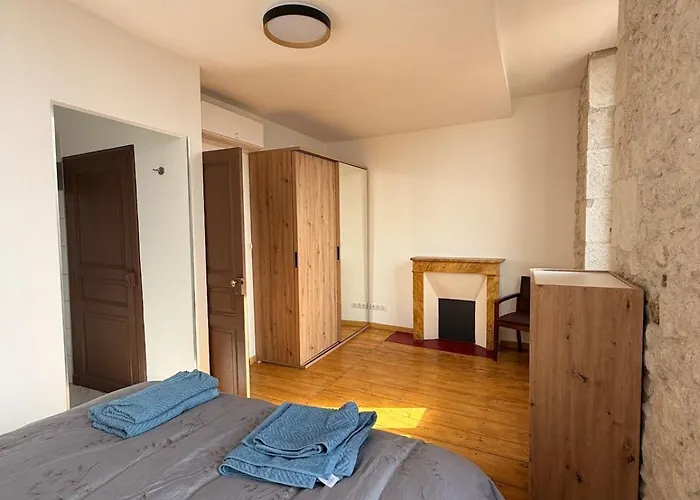 Maison Climatisee Avec Terrasse Et Ascenseur Semesterbostad Lauzerte