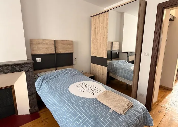 Semesterbostad Maison Climatisee Avec Terrasse Et Ascenseur Lauzerte